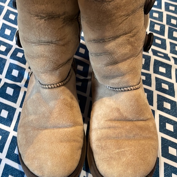 Ugg Bailey Button Boot - Picture 4 of 7